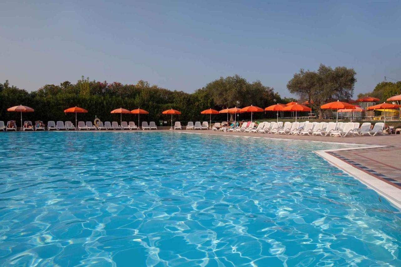 Holiday Homes In Sirmione/Gardasee 22174 Екстер'єр фото